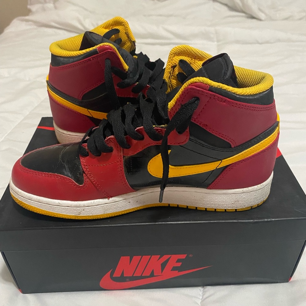 Jordan 1 size 5.5
